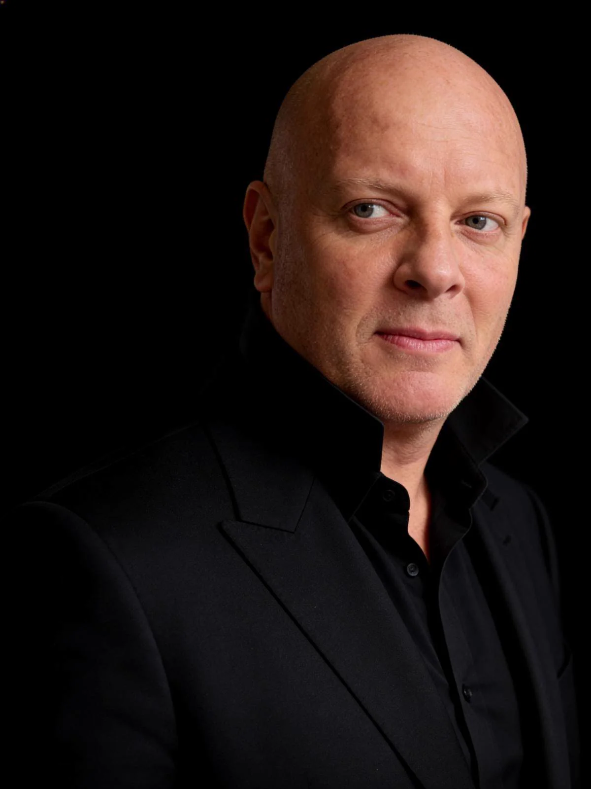 Jonathan Disley studio portrait